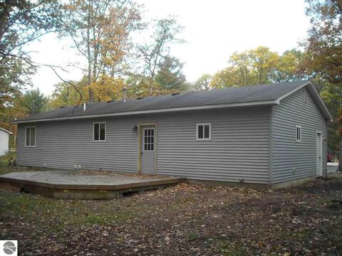 7061 Karlin Rd, Interlochen, MI 49643 photo 3