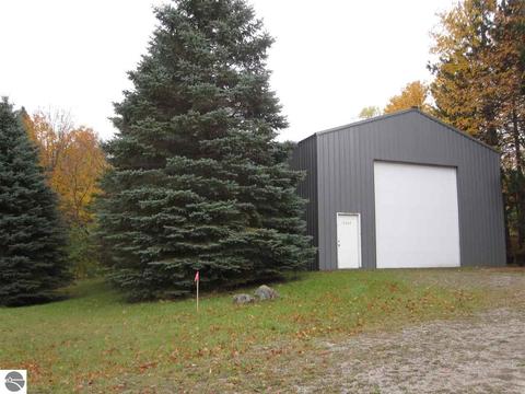 13409 S Cedar Rd, Cedar, MI 49621 photo 3