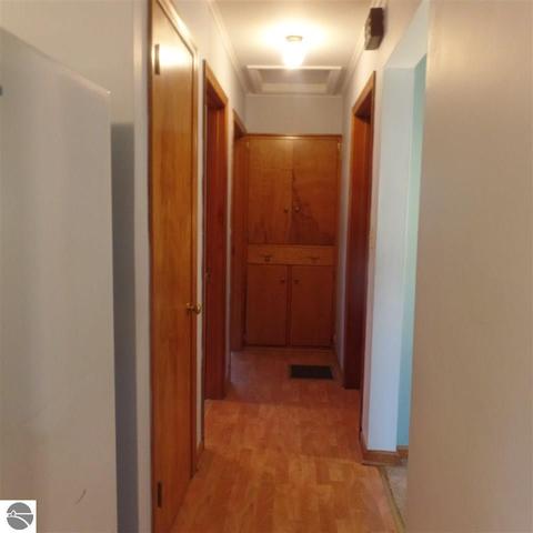 309 E Fourth St, Clare, MI 48617 photo 5