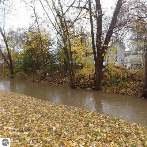 309 E Fourth St, Clare, MI 48617 photo 17