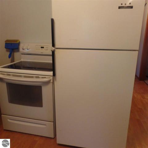309 E Fourth St, Clare, MI 48617 photo 4
