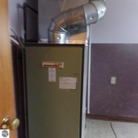 309 E Fourth St, Clare, MI 48617 photo 9
