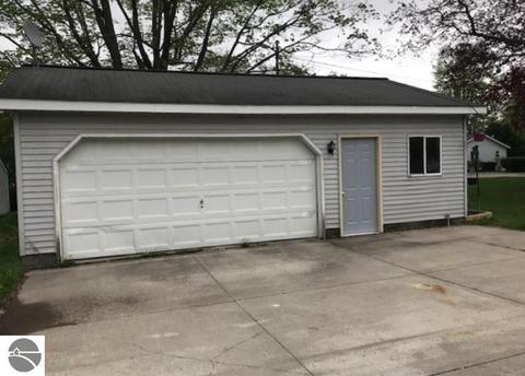 316 N Maple, Ithaca, MI 48847 photo 3