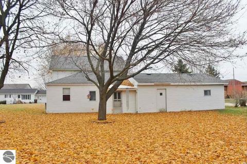 224 S Brown St, Ithaca, MI 48847 photo 2
