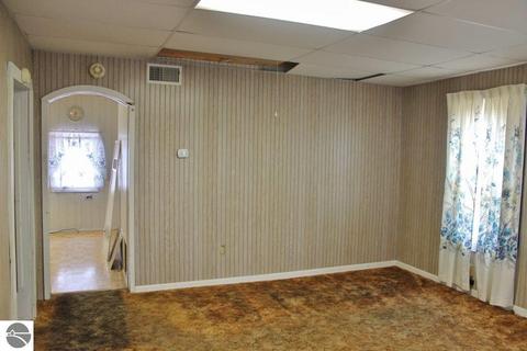 224 S Brown St, Ithaca, MI 48847 photo 6