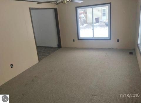 610 S Main St, Ithaca, MI 48847 photo 3