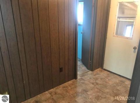 610 S Main St, Ithaca, MI 48847 photo 6