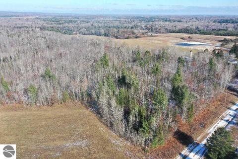 3015 Reilly Rd, Lupton, MI 48635 photo 4