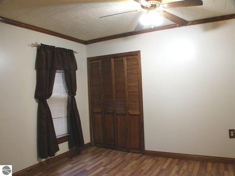 213 W Newark St, Ithaca, MI 48847 photo 12