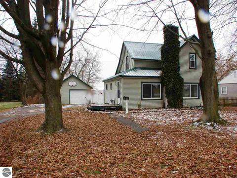 213 W Newark St, Ithaca, MI 48847 photo 2