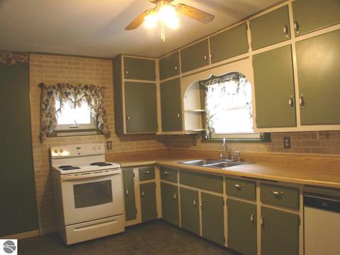 213 W Newark St, Ithaca, MI 48847 photo 7