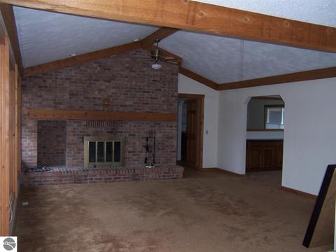 4564 Hamilton Way, Gladwin, MI 48624 photo 4