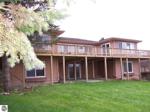 4564 Hamilton Way, Gladwin, MI 48624 photo 1