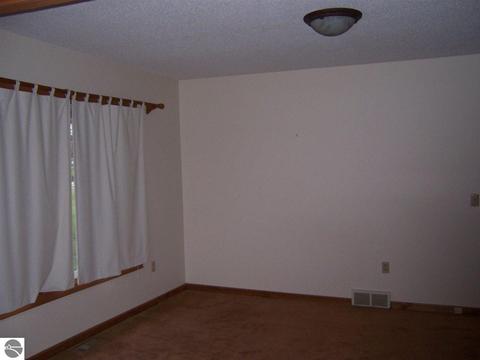 4564 Hamilton Way, Gladwin, MI 48624 photo 11