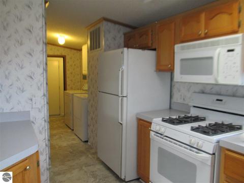 2915 E River Rd, Mount Pleasant, MI 48858 photo 13