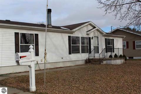 2915 E River Rd, Mount Pleasant, MI 48858 photo 2