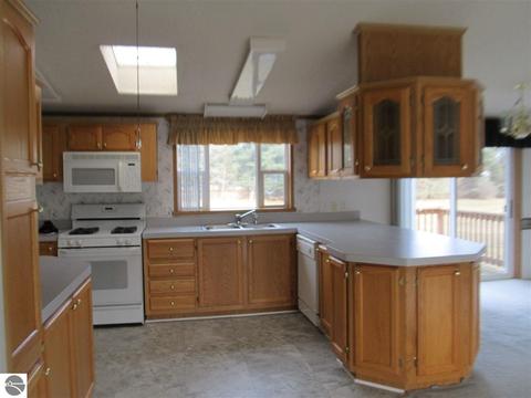 2915 E River Rd, Mount Pleasant, MI 48858 photo 7