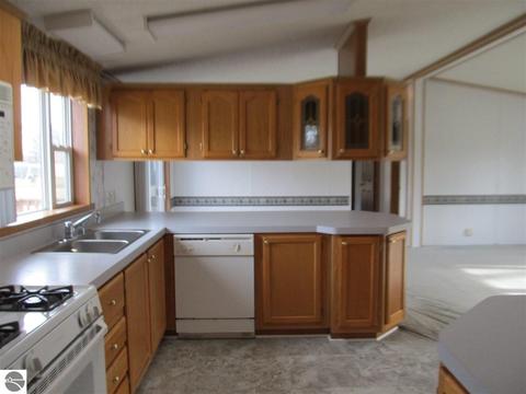 2915 E River Rd, Mount Pleasant, MI 48858 photo 9