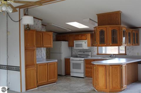 2915 E River Rd, Mount Pleasant, MI 48858 photo 8