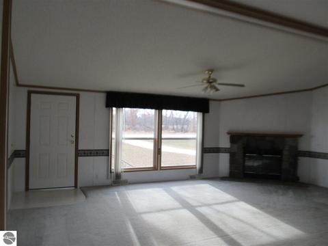 2915 E River Rd, Mount Pleasant, MI 48858 photo 4