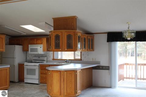2915 E River Rd, Mount Pleasant, MI 48858 photo 10