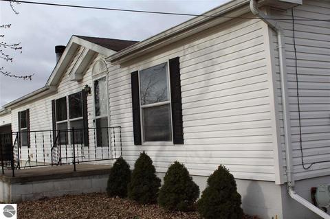 2915 E River Rd, Mount Pleasant, MI 48858 photo 3