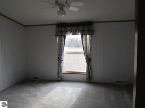 2915 E River Rd, Mount Pleasant, MI 48858 photo 29