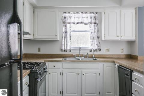 1571 Pine Tree Rd, Grawn, MI 49637 photo 10
