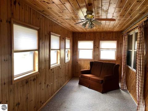 210 Maple, Sterling, MI 48659 photo 10