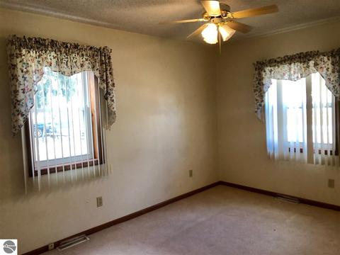 210 Maple, Sterling, MI 48659 photo 23