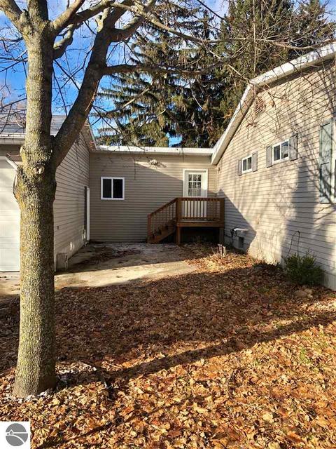 210 Maple, Sterling, MI 48659 photo 5