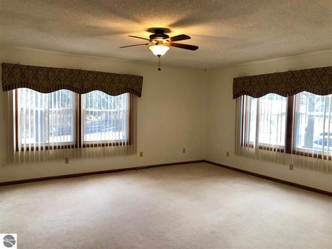 210 Maple, Sterling, MI 48659 photo 14