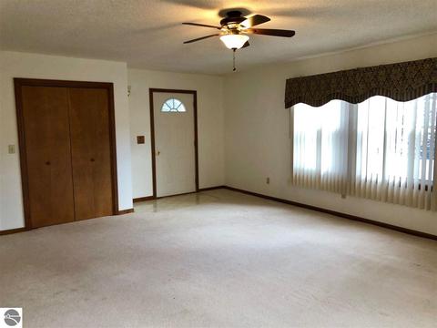 210 Maple, Sterling, MI 48659 photo 13