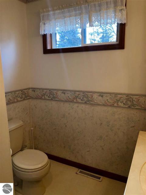 210 Maple, Sterling, MI 48659 photo 18