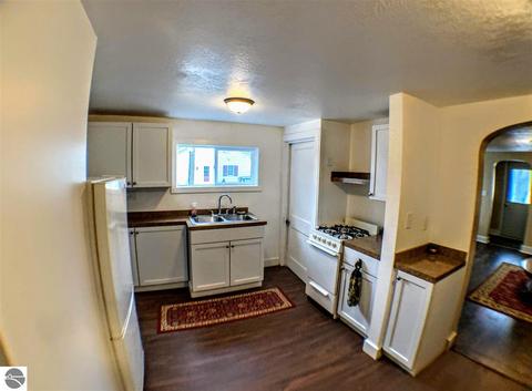 309 E Locust St, Mount Pleasant, MI 48858 photo 7