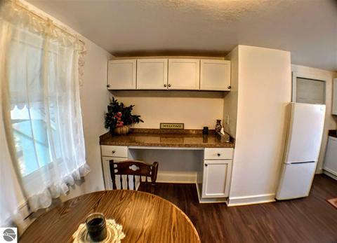 309 E Locust St, Mount Pleasant, MI 48858 photo 10