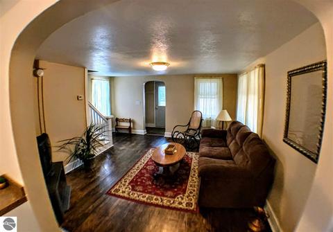 309 E Locust St, Mount Pleasant, MI 48858 photo 5