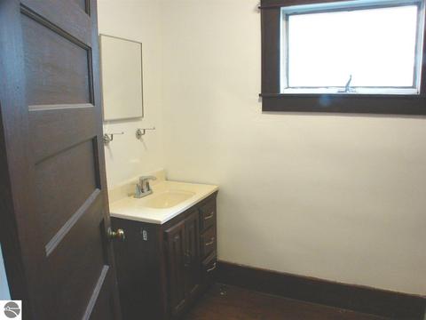 224 E North St, Ithaca, MI 48847 photo 22