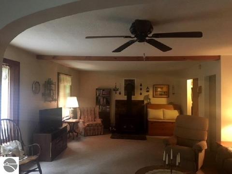 4889 E Valley Rd, Mount Pleasant, MI 48858 photo 4