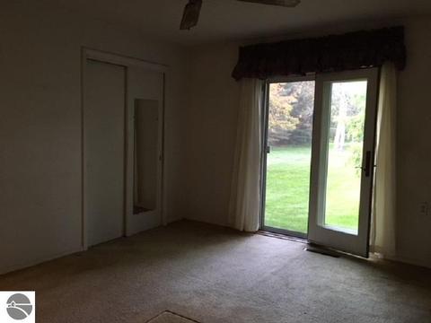 4889 E Valley Rd, Mount Pleasant, MI 48858 photo 9