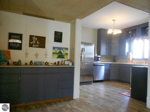 520 Pine Ave, Alma, MI 48801 photo 8
