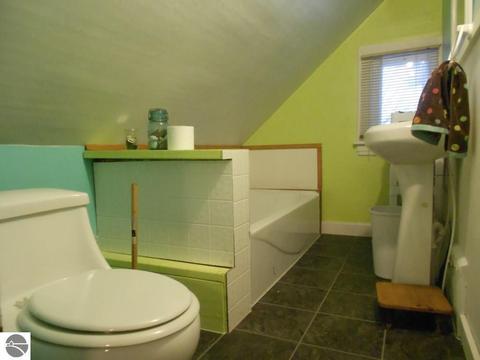 520 Pine Ave, Alma, MI 48801 photo 17