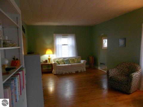 520 Pine Ave, Alma, MI 48801 photo 3