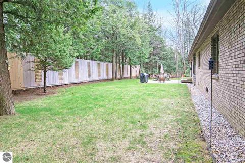 6747 E Harbor Dr, Elk Rapids, MI 49629 photo 8