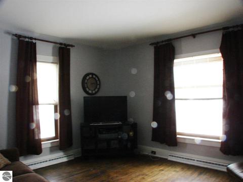 609 E Center St, Ithaca, MI 48847 photo 5