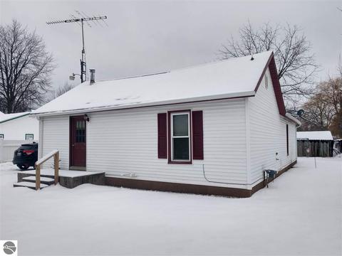 324 S Water St, Au Gres, MI 48703 photo 2