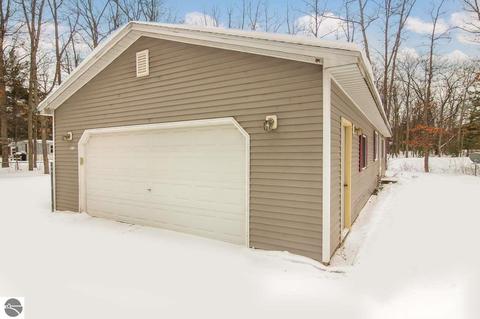 10075 Rose St, Interlochen, MI 49643 photo 14