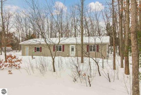 10075 Rose St, Interlochen, MI 49643 photo 1