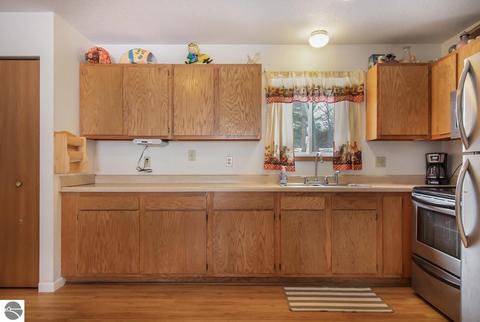 10075 Rose St, Interlochen, MI 49643 photo 7
