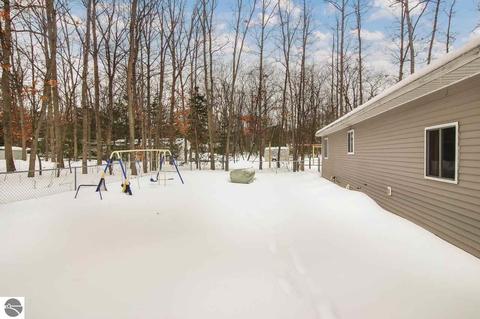 10075 Rose St, Interlochen, MI 49643 photo 13